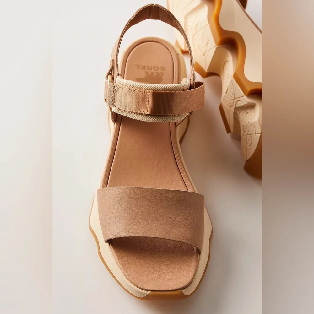 Sorel Kinetic Impact Y-Strap High Sandals Size 8.5